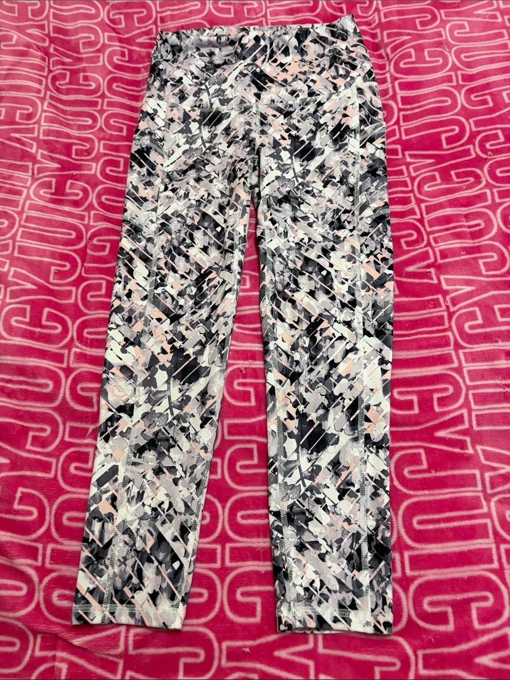 GAIAM Black, White & Blush Abstract Print Capris